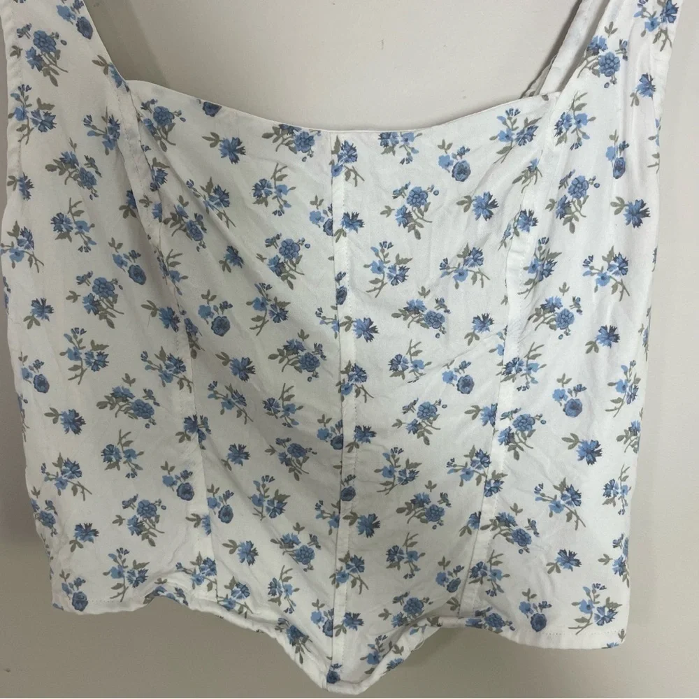 [Hollister] White & Blue Floral Print Cottagecore Coquette Cropped Tank Top - Picture 2 of 9